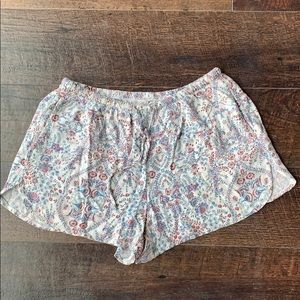 💓 Brandy Melville/John Galt Floral Soft Shorts 💓